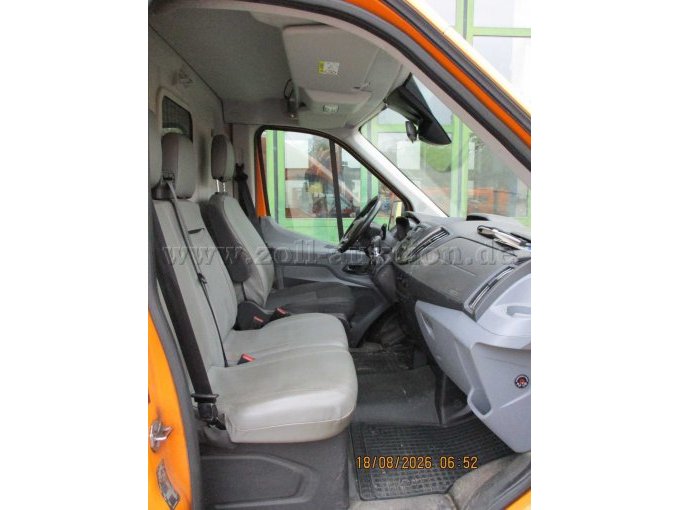 Ford Transit Kastenwagen, allrad, defekt, gebraucht: Ansicht Fahrzeuginnenraum, beifahrerseitig