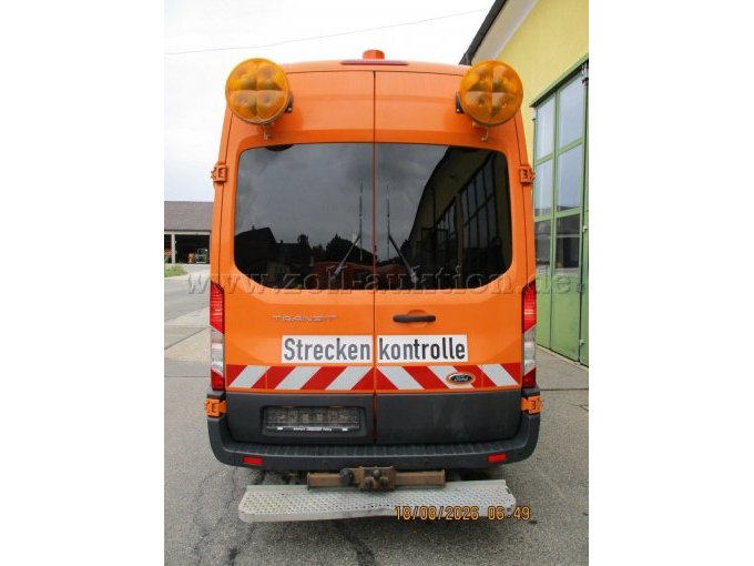 Ford Transit Kastenwagen, allrad, defekt, gebraucht: Ansicht von hinten