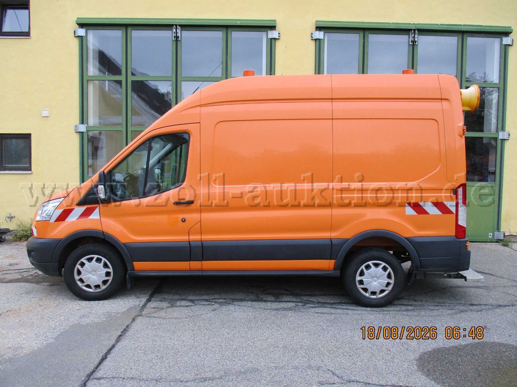 Ford Transit Kastenwagen, allrad, defekt, gebraucht: Ansicht von links