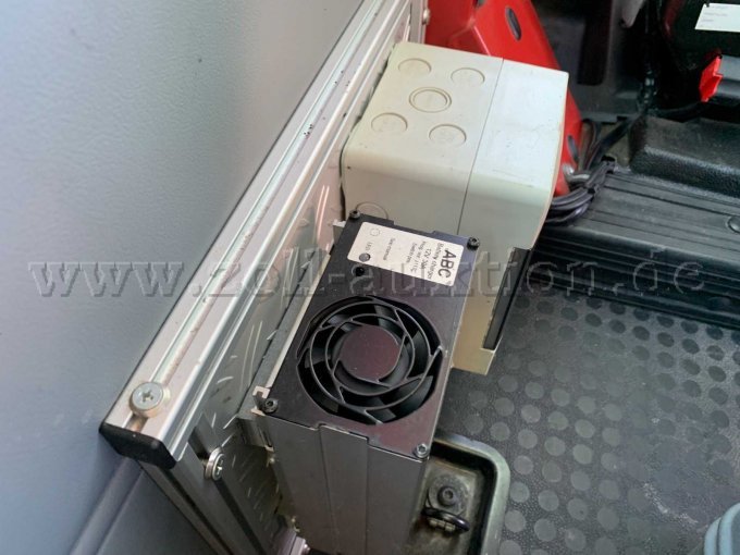 Spannungswandler/Ladegerät