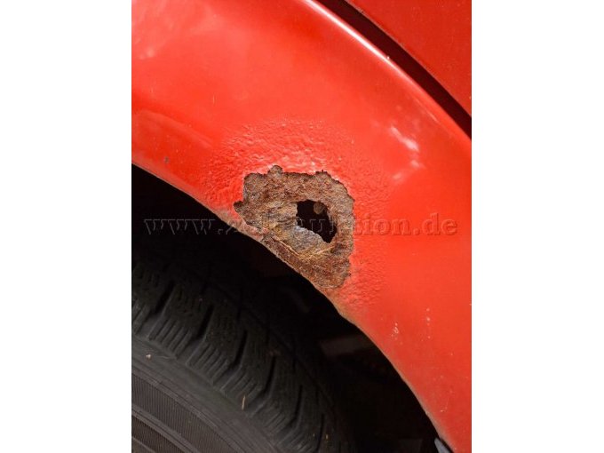 Rost am Kotflügel vorne links