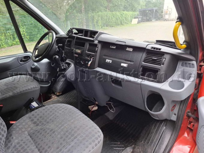 Inneraum von vorne rechts