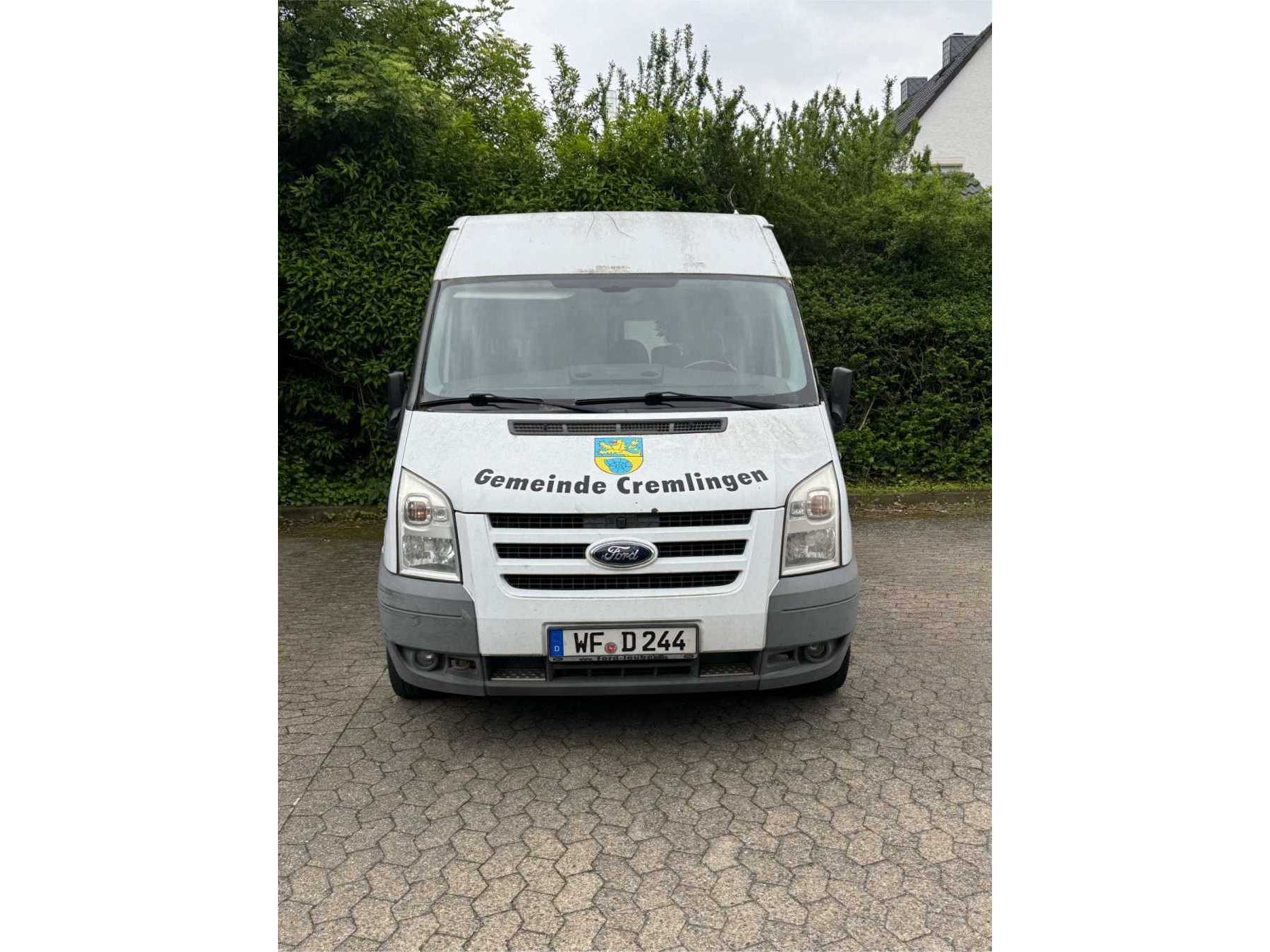 Frontansicht mit diversen Kratzern