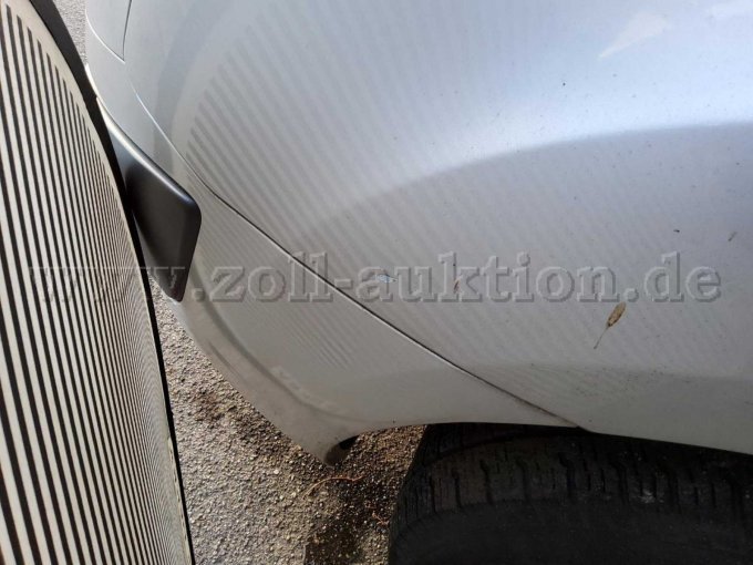 Kotflügel vorne links eingedellt Lackschaden