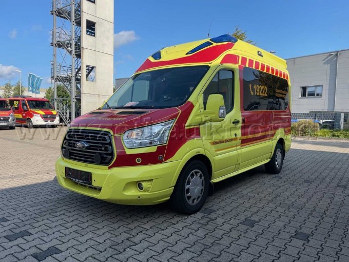 Vorne seitlich Fahrer