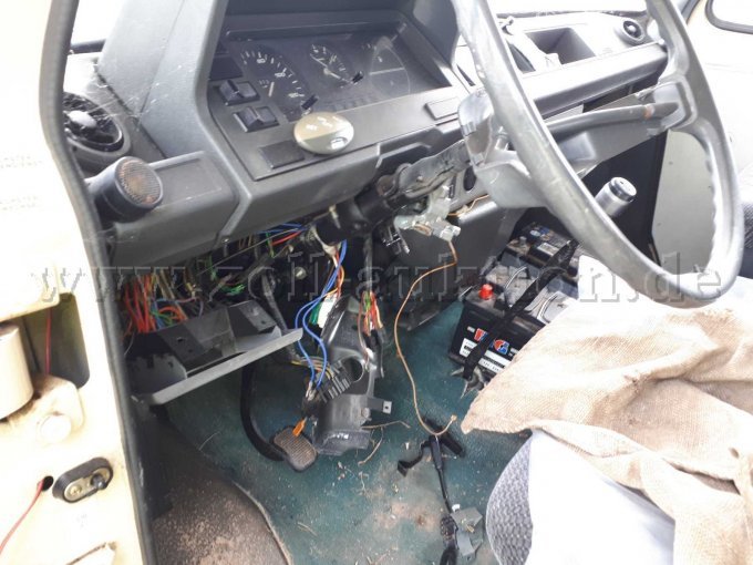 Lenkradschloss aufgebrochen