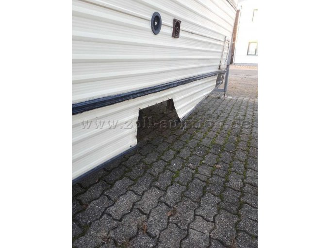 abstehende Seitenverkleidung