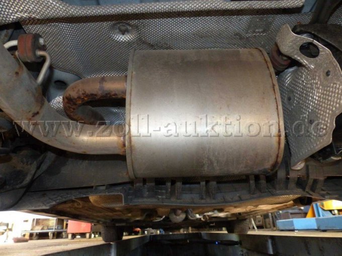 Auspuff und sichtbare Rostansätze