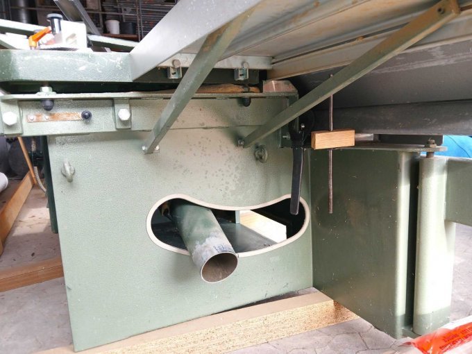 Absaugung unten, Anschluss