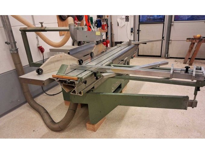 Ansicht schräg vorne links