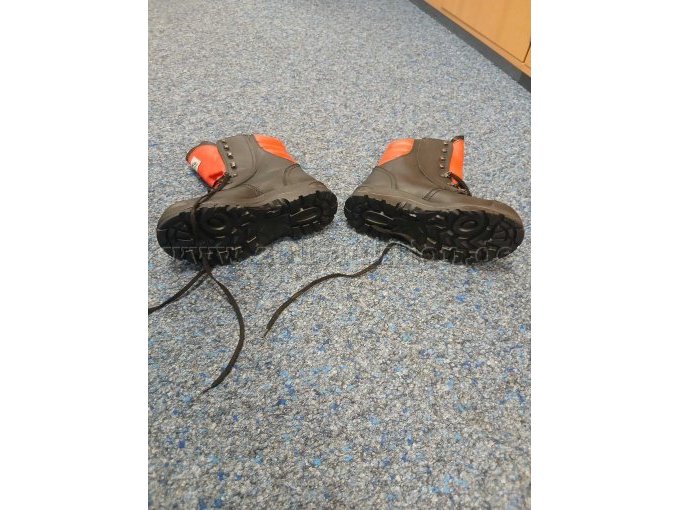 Sohlenansicht Forstarbeiterstiefel