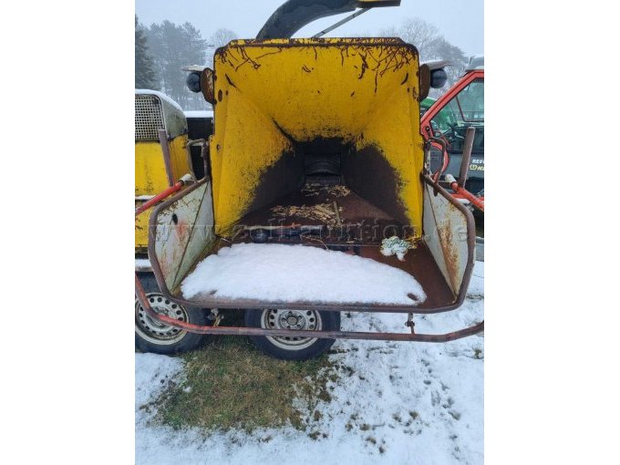 Holzhäcksler Einzug