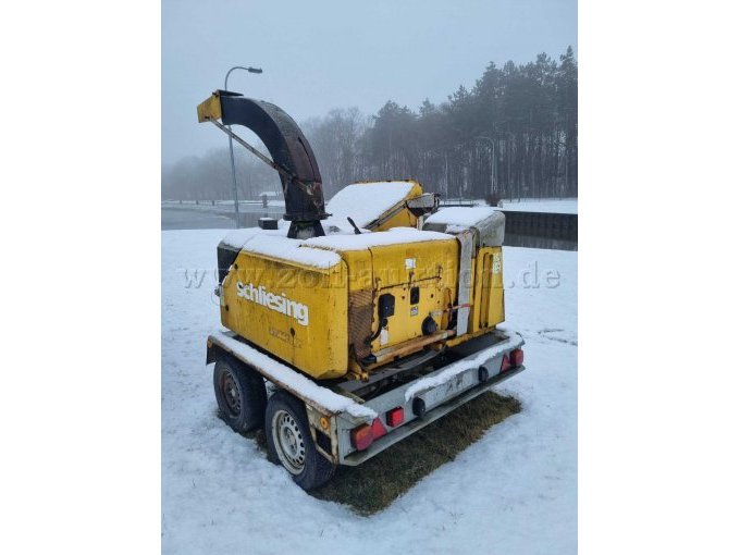 Holzhäcksler hinten links