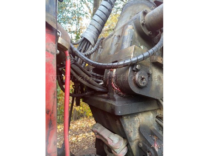 Hydraulikleitungen von Steuerblock zu Kran