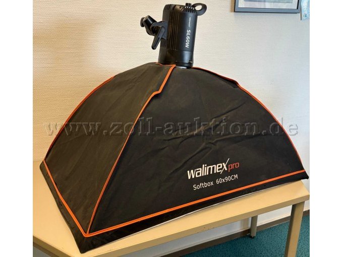 Fotolampe mit schwarzem Schirm