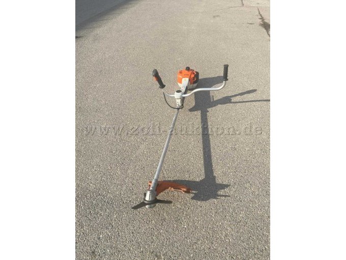 Stihl FS 360 C-M, liegend von vorne