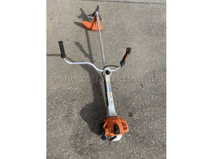 Stihl FS 360 C-M, liegend von hinten