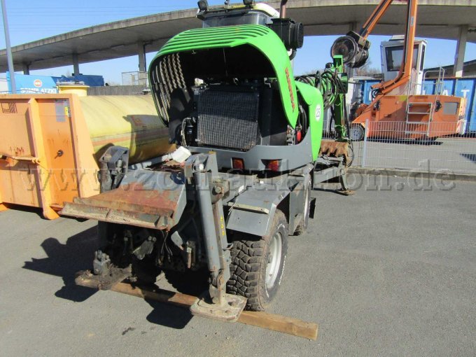 Friedhofsbagger Hansa APZ 531 schräge Heckansicht rechts