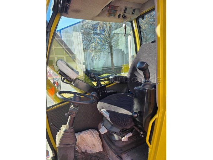 Friedhofbagger Lanz FB3000E,Fahrersitzplatz Ansicht