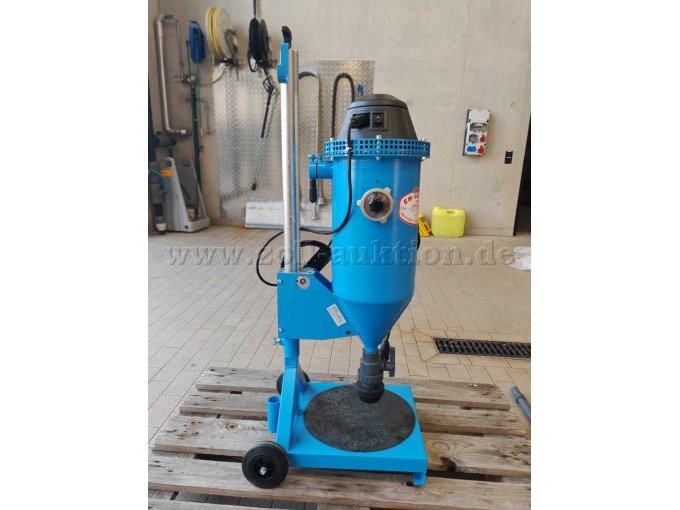 Pulversaugmaschine Seite rechts