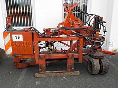 Heckansicht Ausleger mit Grabenfräse