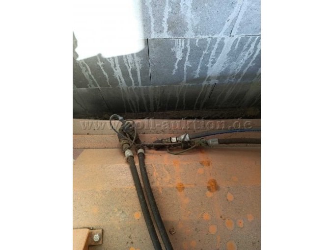 Frontbesen
Hydraulikanschluss