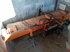 Frontbesen für Fahrzeug Bucher