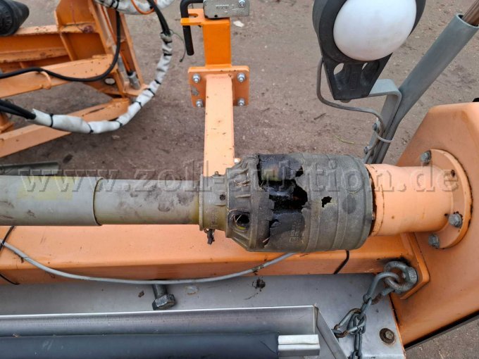 Defekter Kardanschutz