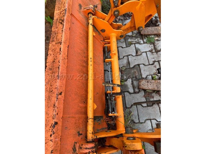 1 voorlader met universele schep en palletvork – foto 10 – kavel bij Zoll-Auktion, Heroldsbach