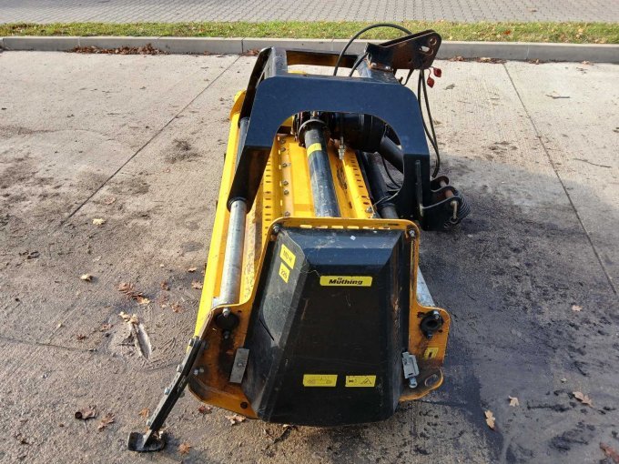 Seitenansicht links mit Keilriemen abdeckblech