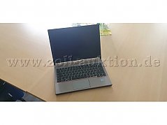 Fujitsu Lifebook E736 / ohne SSD 
CPU: Intel Core i5-6200U 2.3 GHz 
HDD: 512 GB SSD 
RAM: 8 GB
Zubehör: Fujitsu Port Replicator+ Netzteil 
Für IT-Anlage mit der/n Nummer/n: 1