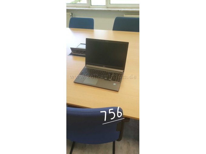 Fujitsu Lifebook E756 / ohne SSD 
CPU: Intel Core i5-6200U 2,8 GHz 
HDD: 512 GB SSD 
RAM: 2x4GB