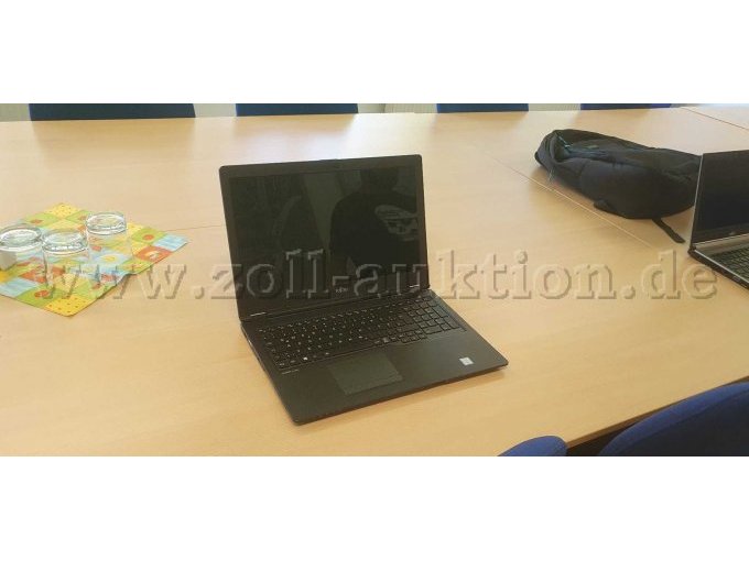 Fujitsu Lifebook U757, aufgeklappt