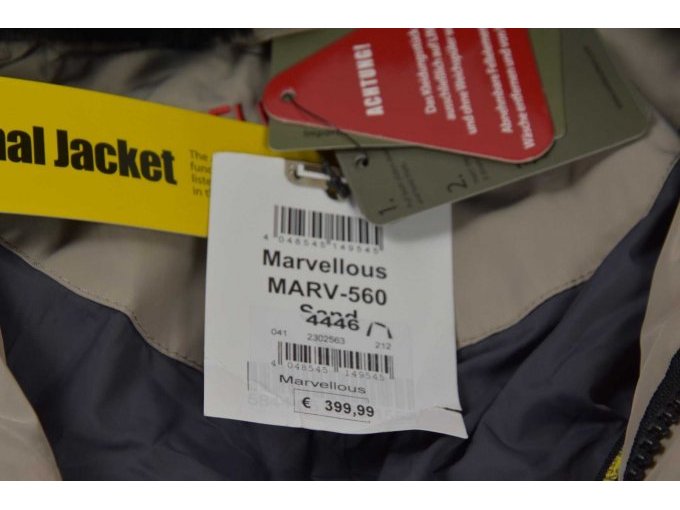 Sicht auf das Preis & Typenschild