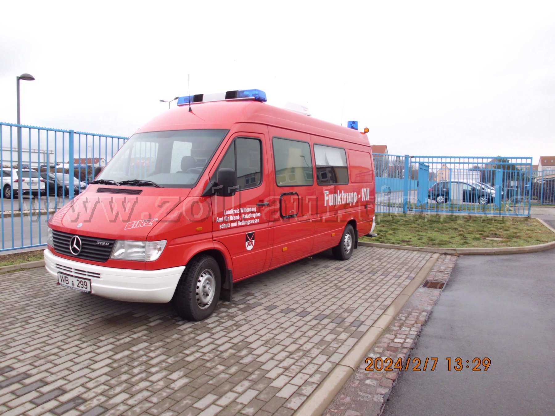 Vorn- und Seitenansicht