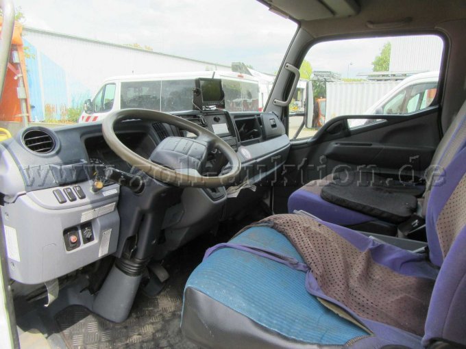 1 Fuso-Canter LKW Geschl. Kasten mit Ladegerät – foto 6 – kavel bij Zoll-Auktion, Rheinberg