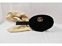 1 Gürteltasche „Gucci“ GG Marmont