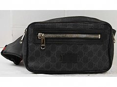 1 Gürteltasche „Gucci“ Modell: GG Supreme - Sicht auf die Vorderseite