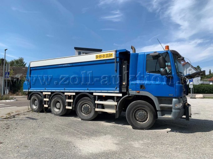 LKW, blau, Ansicht seitlich, links
