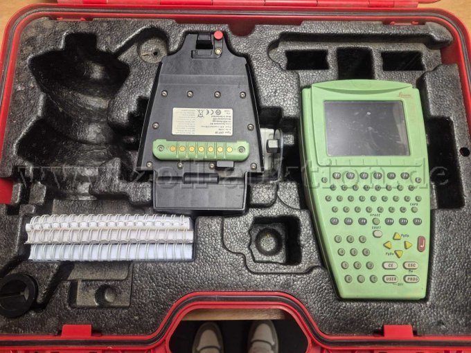 Transportkoffer mit GNSS-Controller, GNSS-Halterung.