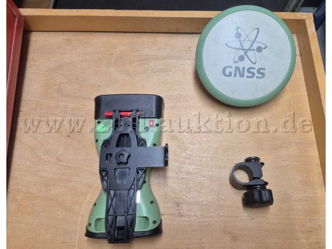 GNSS-Empfänger, GNSS-Controller und Lotstabklemme.