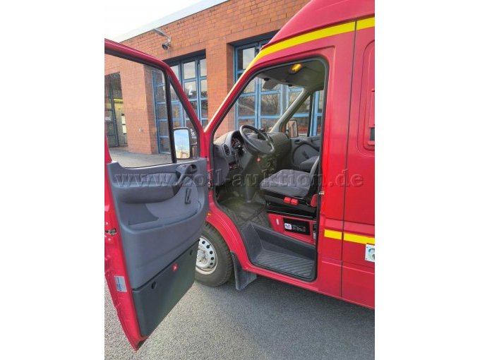 Innenraum 1 (Fahrerseite)