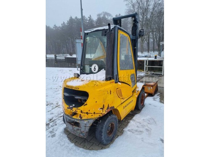 Gabelstapler hinten rechts