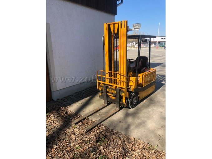 Fahrzeug von vorne links