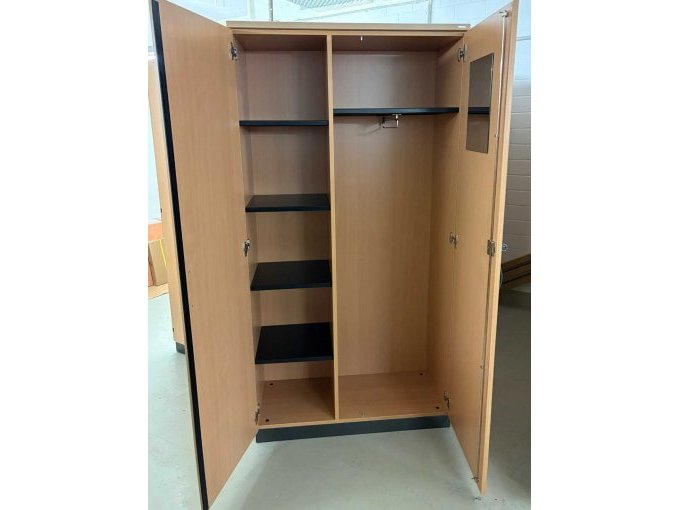 1 Gaderoben/ Aktenschrank von Fortschritt – foto 2 – kavel bij Zoll-Auktion, Bonn