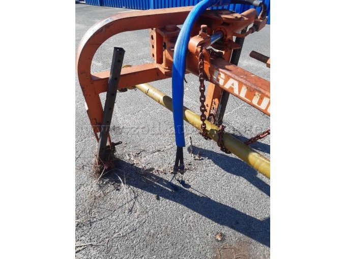 Erdbohrer Seitenansicht