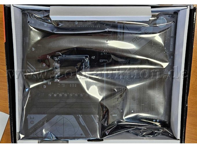 eingeschweißtes Motherboard