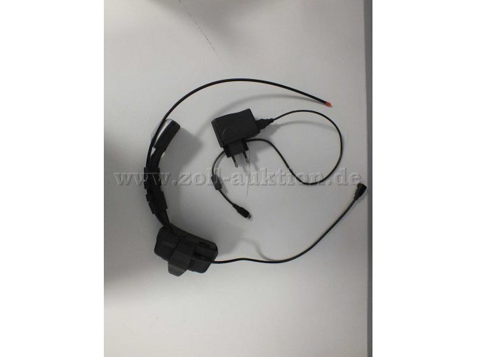 Gesamtansicht des Halsbands mit Ladekabel