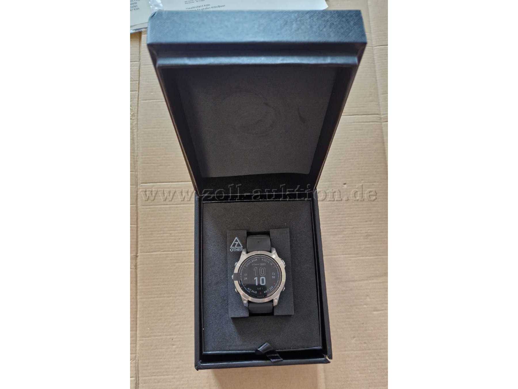 Armbanduhr mit Schatulle