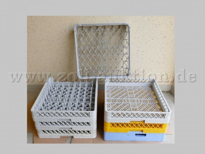 2 Universalkörbe und 5 Tellerkörbe (500 x 500 mm)